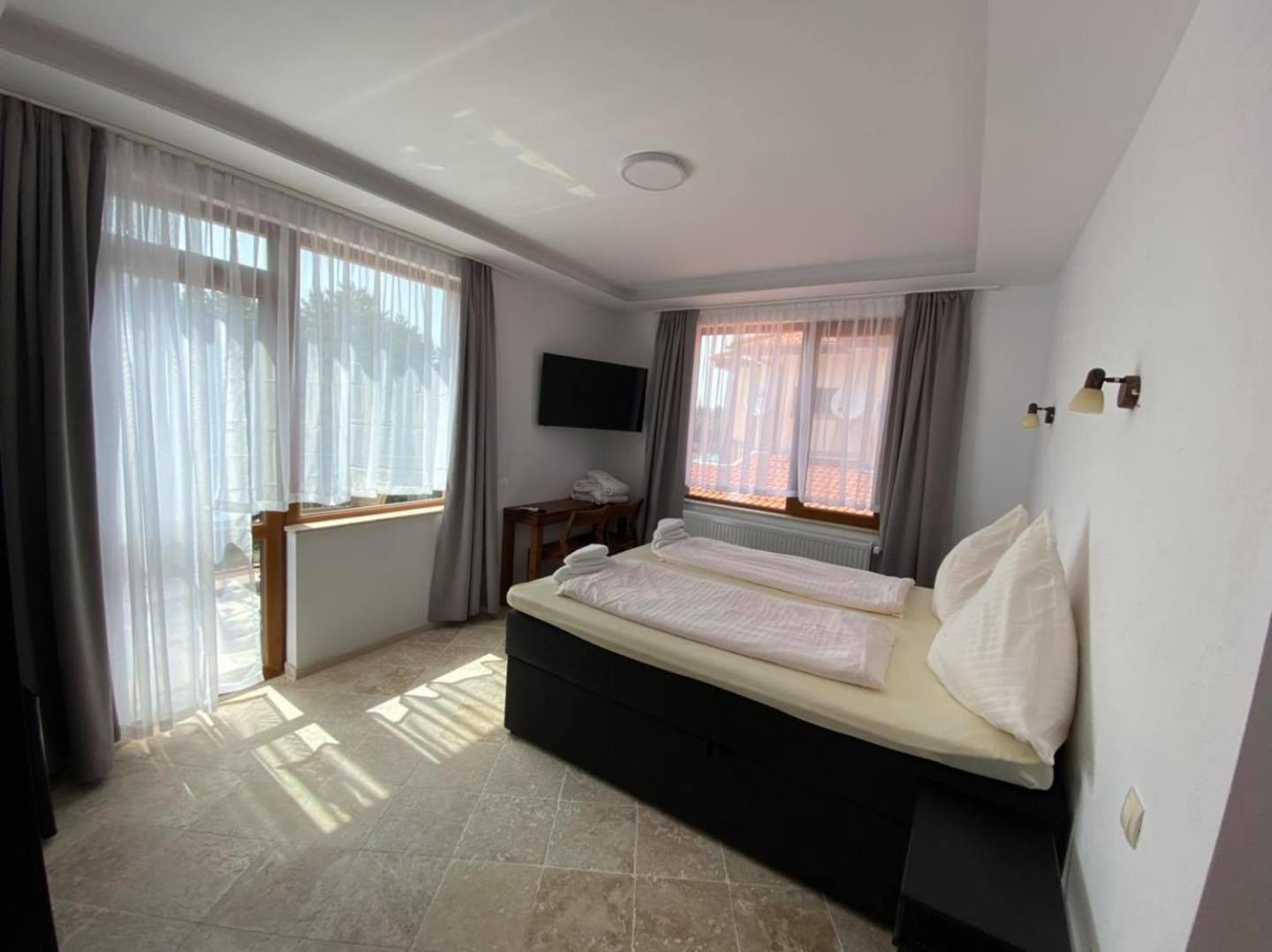 D Villa Mineralni Bani Luaran gambar