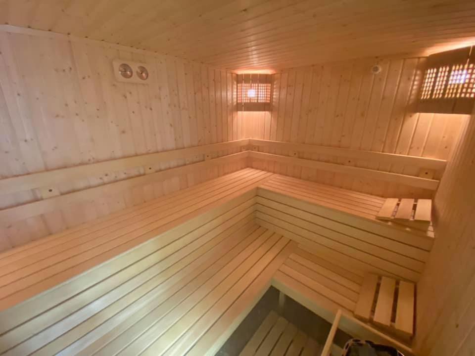 D Villa Mineralni Bani Luaran gambar
